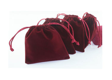 Jewelly Packaingのための個人化された赤いビロードのドローストリングの袋ホイルのロゴ