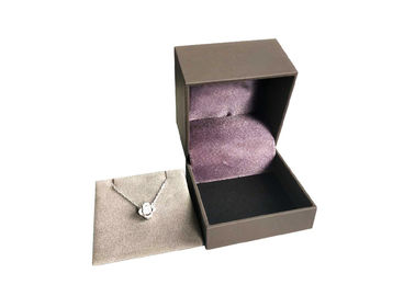 ネックレスの包装紙の宝石類のギフト用の箱、女性のためのボール紙の化粧箱