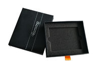 色の黒いペーパー マッチ箱の外箱は、泡の挿入物が付いているギフト用の箱を滑らせます サプライヤー