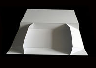 磁石の衣服の包装のための平らな折るギフト用の箱のカスタム化のサイズ サプライヤー