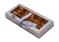 食品等級のペーパー ギフト用の箱CMYK/Pantoneはポリ塩化ビニールの窓と包むチョコレートを着色します サプライヤー