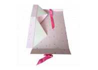 ピンク色のギフト包む箱、女の子の服のために包む注文のギフト用の箱 サプライヤー