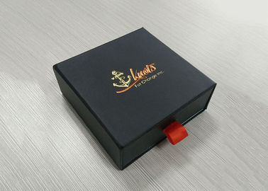 中国 黒いペーパー ボール紙のギフト用の箱の環境友好的な方法設計の滑走 工場