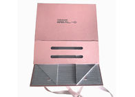 衣類の包装のための浮彫りになるロゴの折るギフト用の箱ピンク色ローズ サプライヤー